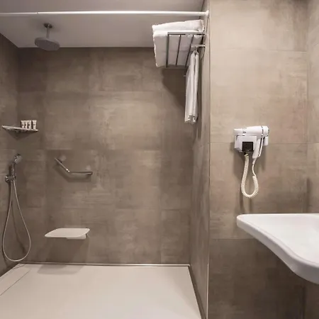 Tryp By Wyndham Oran 3* Ankara