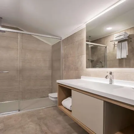 Tryp By Wyndham Oran Otel 3*