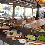 Hotel Tryp By Wyndham Oran 3*