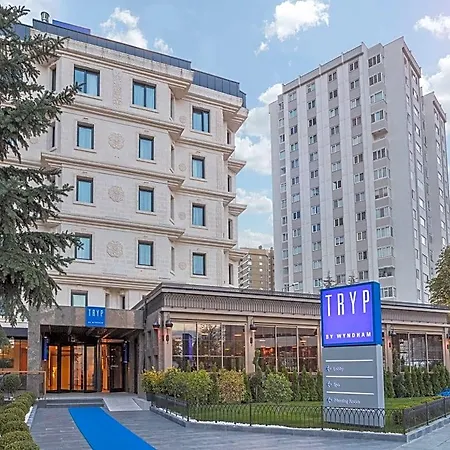 Hotel Tryp By Wyndham Oran 3*