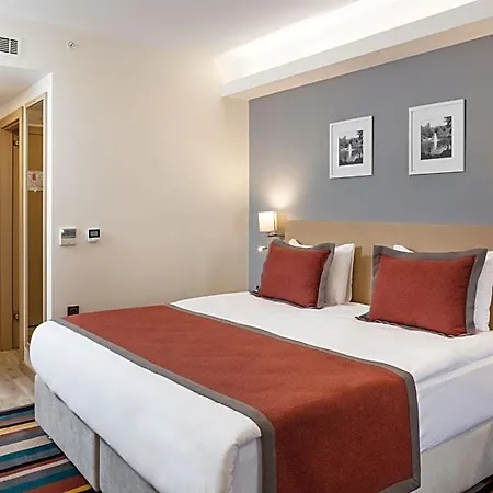 Tryp By Wyndham Oran Hotel