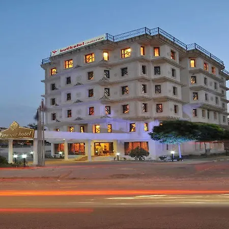 Tryp By Wyndham Oran מלון